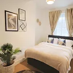 Two Bedroom Flat In St Michael's Hill *