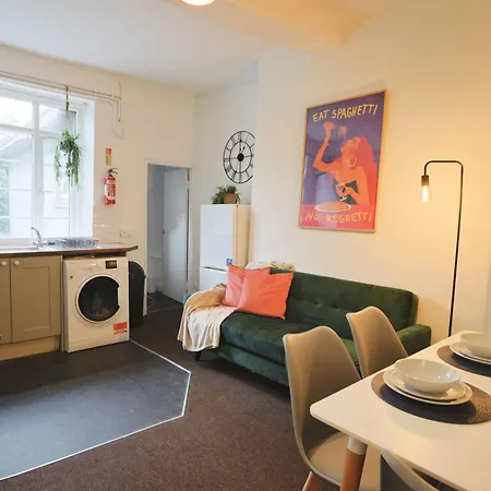 Two Bedroom Flat In St Michael's Hill Bristol
