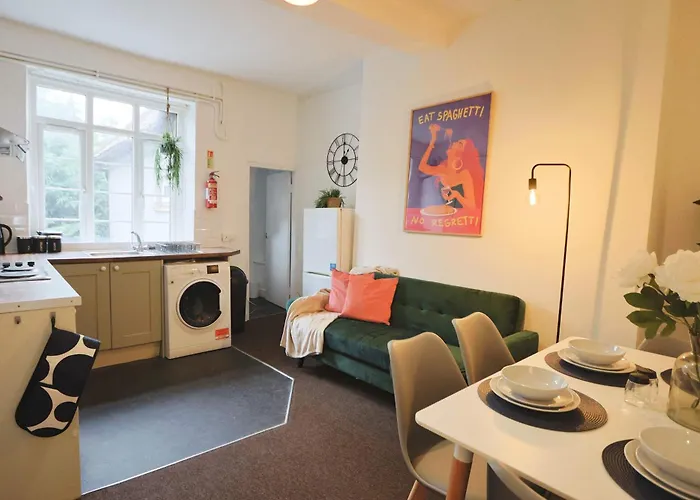 Two Bedroom Flat In St Michael's Hill بريستول