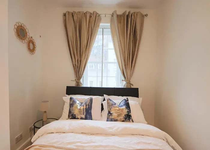 Two Bedroom Flat In St Michael's Hill